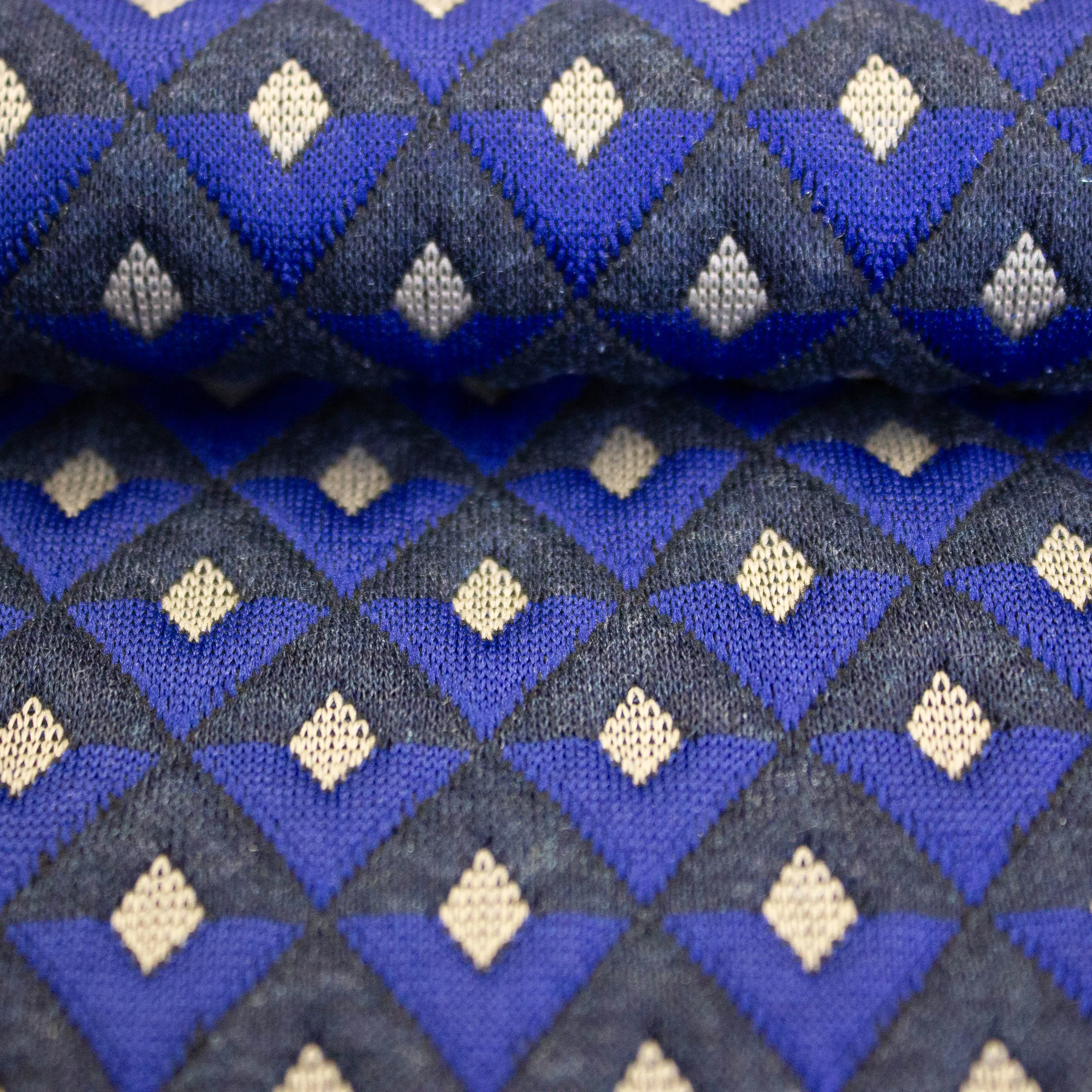 Jacquard viscosemengeling met ruitjes